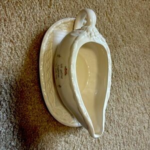 Presious Moments Tableware  server